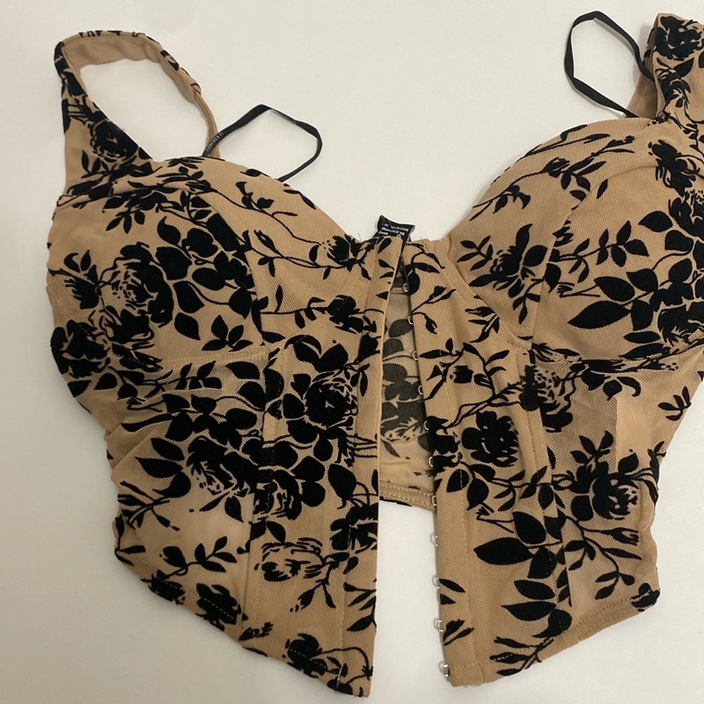 Windsor Beige corset  crop tank with Black velvet Floral print in size small new